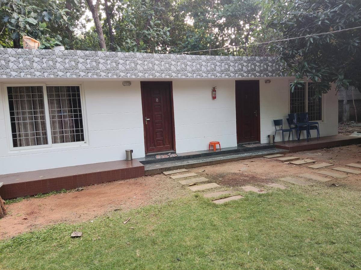 Sri Sai Farm House Puduccseri Kültér fotó